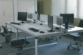 office-furniture-mauritius-16_600px_DF-130 cluster of 4 workstations with divide screens